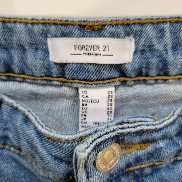 FOREVER 21 Premium High waisted Bootcut Distressed Rigid Jeans Size 28 - Picture 7 of 10